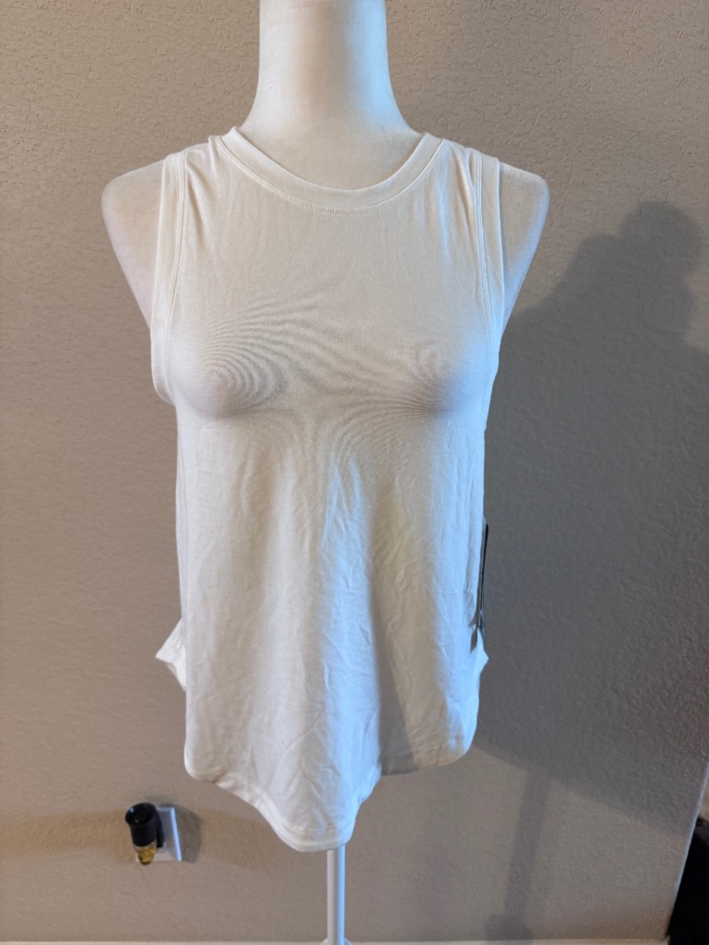 Women's Vie Active Sydney Open Cross Back White Tank NWT Size S MSRP $58